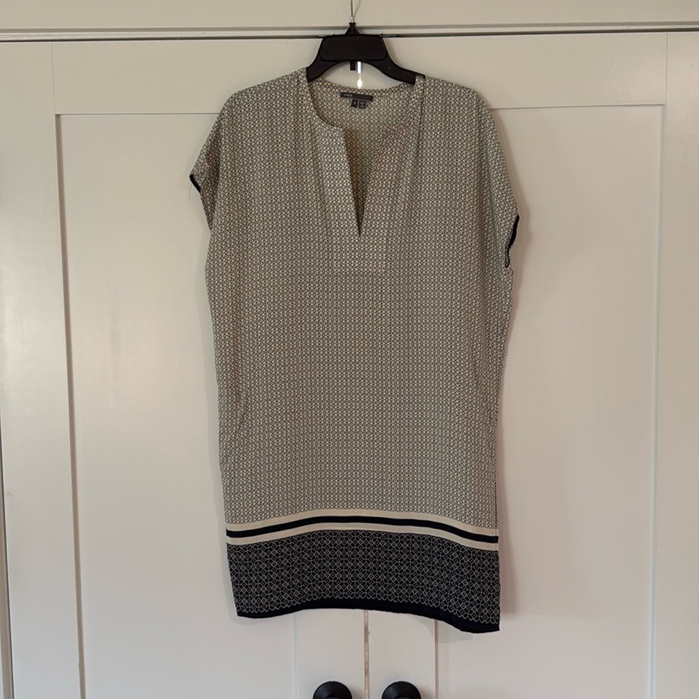 💰LAST CHANCE Vince Silk Bag Dress